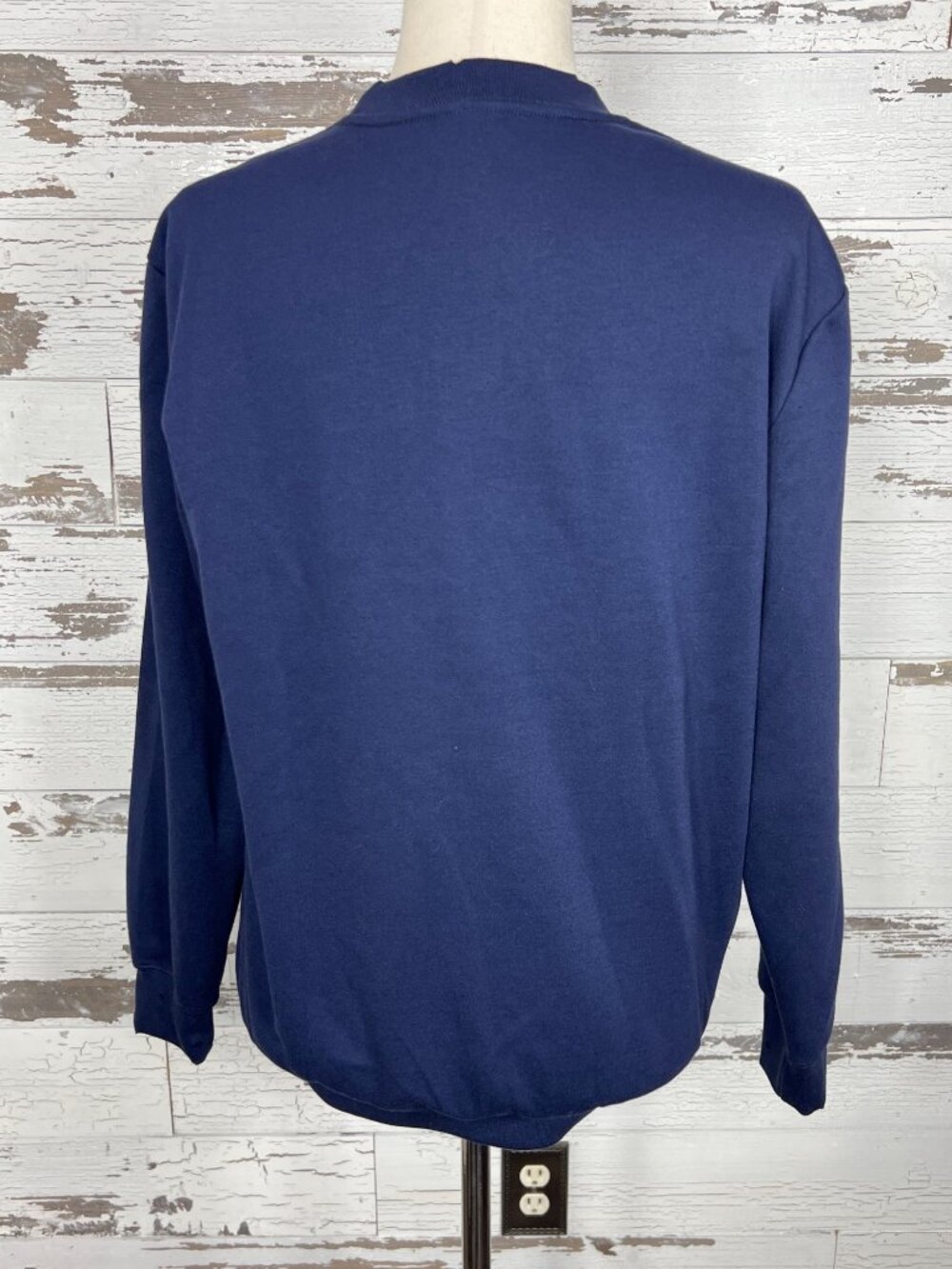 UNBRANDED Michigan Wolverines Embroidered Crew Neck Sweatshirt Blue Sz L NWOT - Picture 4 of 4